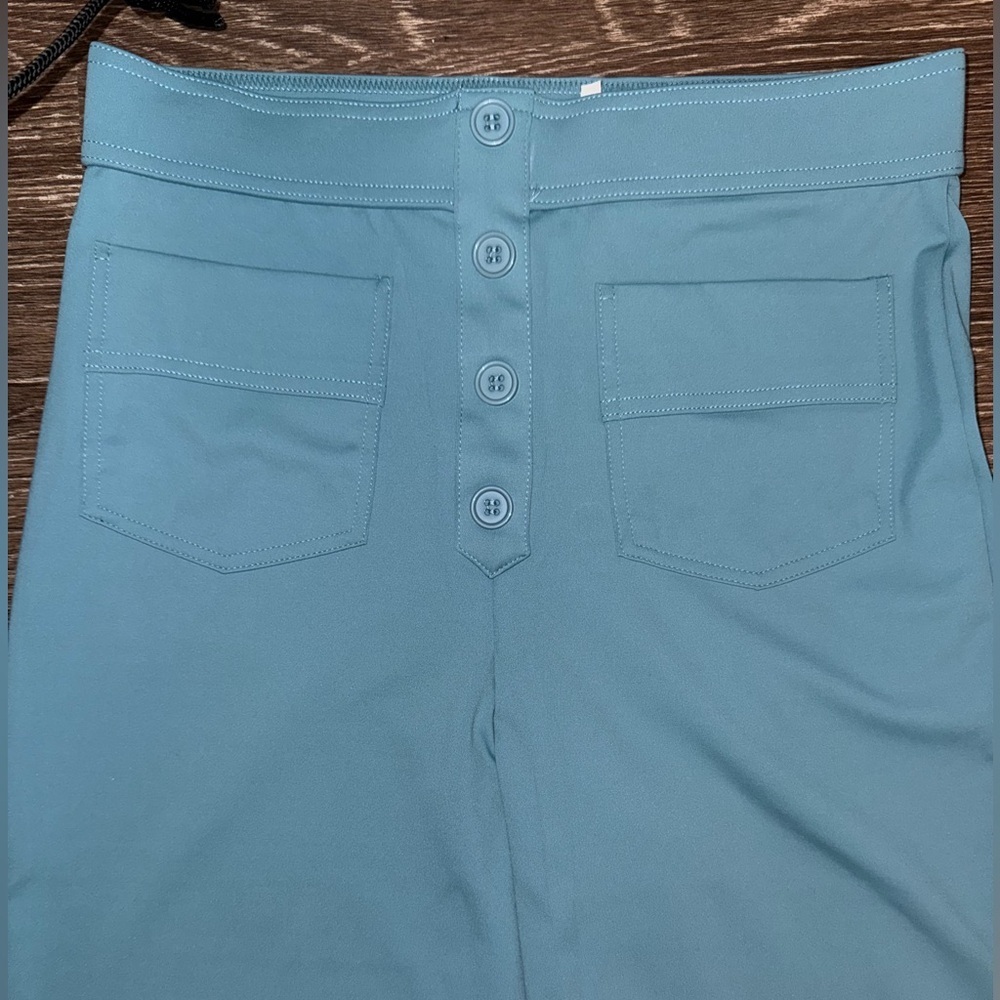 Halara High Waisted Button Multiple Pockets Straight Leg Casual Pants small - Picture 4 of 4